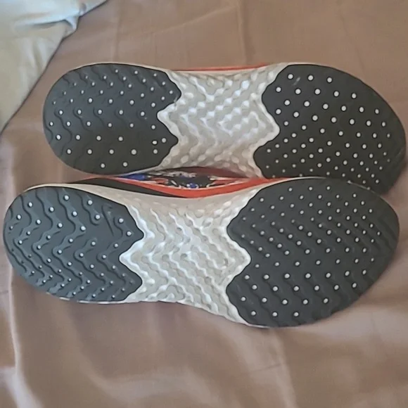 Running shoes - Picture 6 of 8